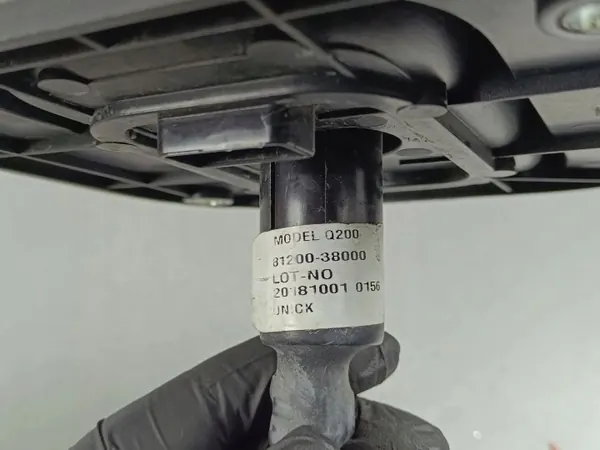 Prise 12V Arrière SsangYong Musso OEM FOB41498 image 3