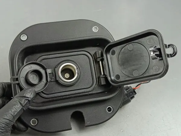 Prise 12V Arrière SsangYong Musso OEM FOB41498 image 6