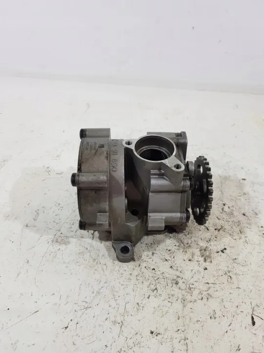 Audi Q5 Öljypumppu OEM 059115103CP - Käytetty image 4