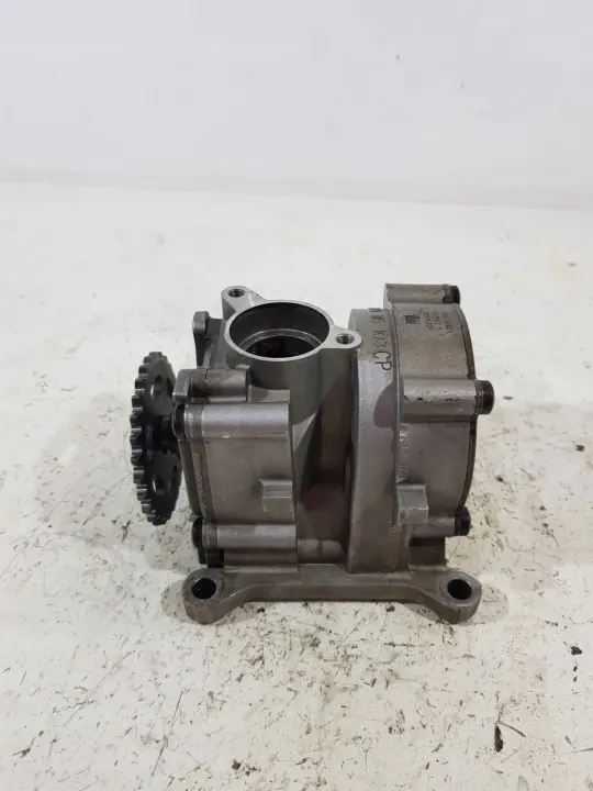 Audi Q5 Öljypumppu OEM 059115103CP - Käytetty image 6