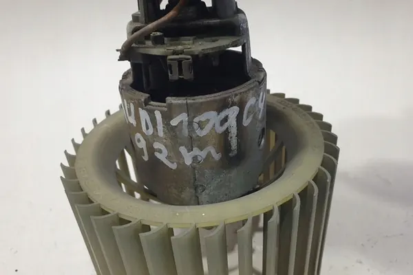 Motor de aquecimento AUDI 100 AVANT 2.0L gasolina image 3