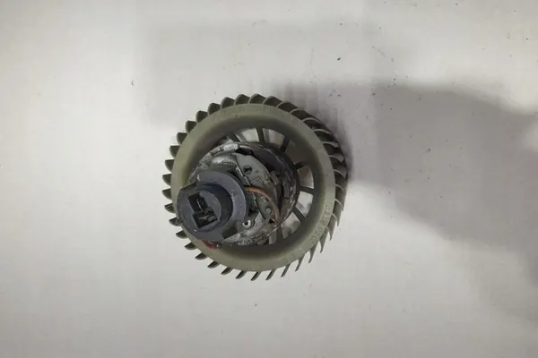 Motor de aquecimento AUDI 100 AVANT 2.0L gasolina image 6