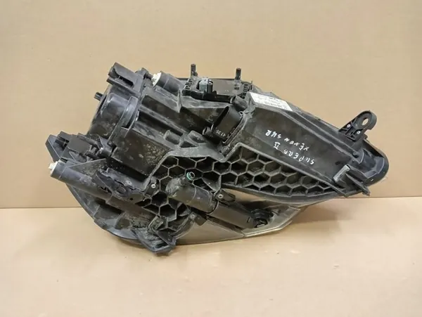 Vasen Xenon Ajovalo Skoda Superb II Lift 13- OEM 3T1941017H image 2