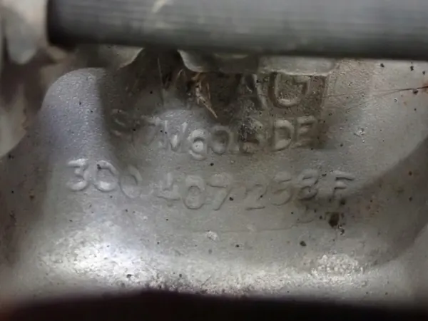 Rechter Achsschenkel OEM 7N0413031K für VW Sharan image 8