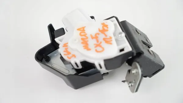 Mazda CX5 12-15 takaluukun lukko OEM 360208880 image 5