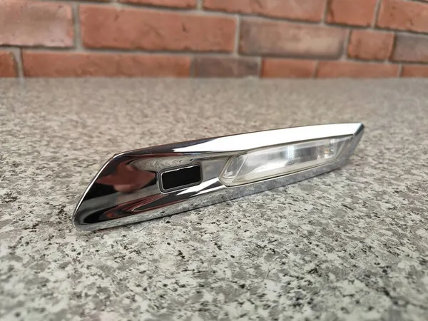 Indicador lateral direito BMW F10 F11 7154170 image 2