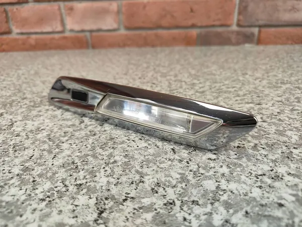 Indicador lateral direito BMW F10 F11 7154170 image 3