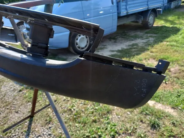 Paraurti anteriore VW Golf V 2003-2009 image 3