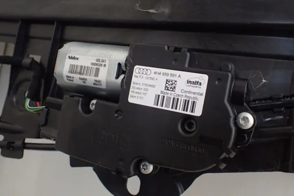 Audi A8 Panoramadak OEM 4H4877041FH Gebruikt image 6