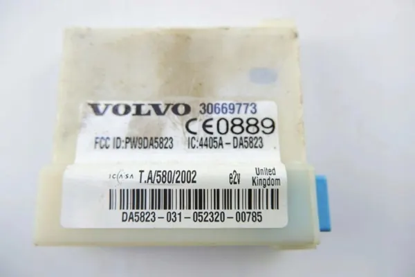 Volvo V50 hälytysmoduuli OEM 30669773 - Käytetty image 4