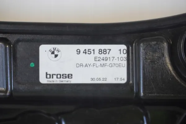 Mécanisme de vitre porte BMW G70 i7 OEM 9451887 image 3