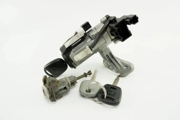 Contacteur d'allumage OEM 45020-02-4 pour Toyota Corolla E12 image 2