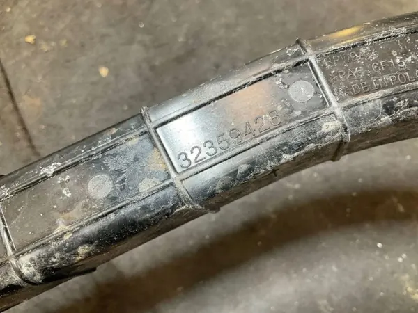 Gebrauchte Volvo OE Karosserieteile OEM 32359428 Elektro 2023 image 3