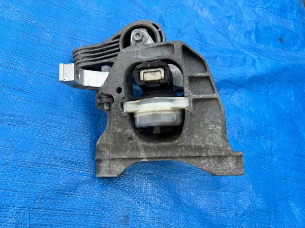 PEUGEOT 308 T9 2.0 HDI Soporte de Motor image 5