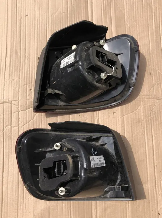 Luz Trasera Derecha VW Golf V Plus image 2