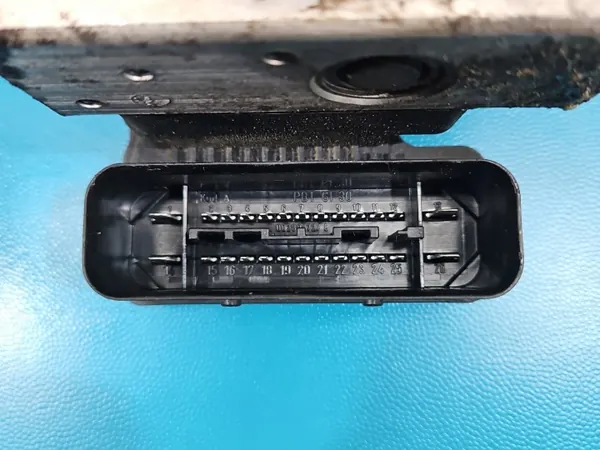 Pompe ABS OEM 51773386 pour Fiat Doblo I - Occasion image 5