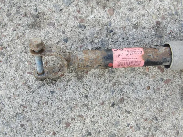 Framfjäder Mercedes E W211 A2113203613 image 2