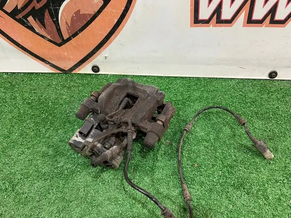 Oikea Takajarrusatula Land Rover L550 FK72-2552-AA image 5