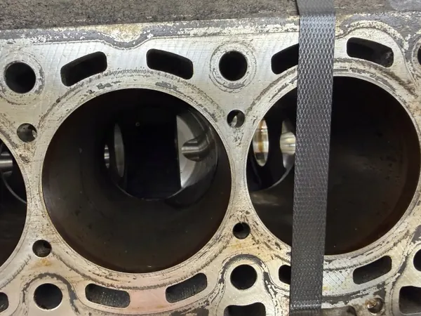 Motorblock 177980 Mercedes 4.0 V8 AMG Gebraucht image 4