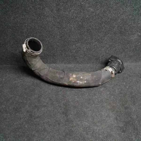 Oikea Intercooler-putki Audi A6 4G0145738AG image 3