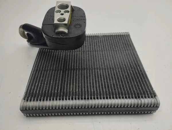 Núcleo calefactor A/C Audi Q3 2019 OEM 5Q0816679C image 4