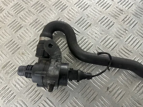 BMW 7 E65 4.4D Elektrisk Vattenpump image 5