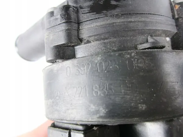 Vattenpump för Mercedes W221 S320 S420 S600 image 2