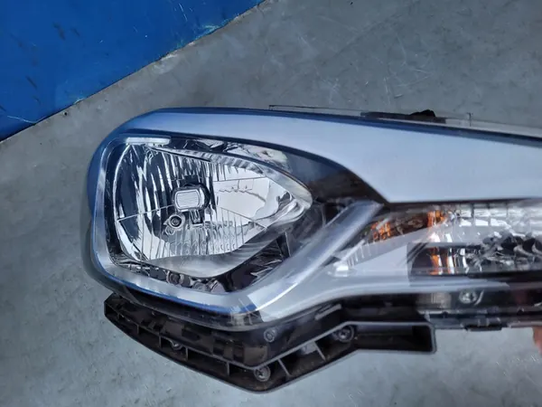 HYUNDAI I20 II 14- Faro Derecho Halógeno 92102-C8000 image 2