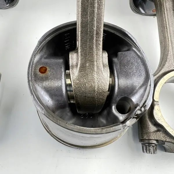 VOLVO Kolv D5 2.4 image 2