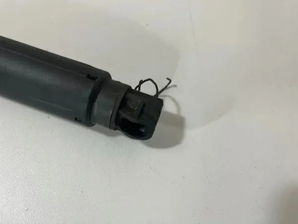 Actuador de maletero derecho OEM 9450475 para BMW X1 image 3