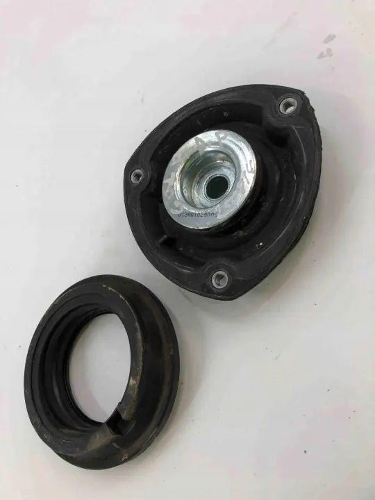 Support amortisseur avant droit OEM 5Q0412331E - VW image 2