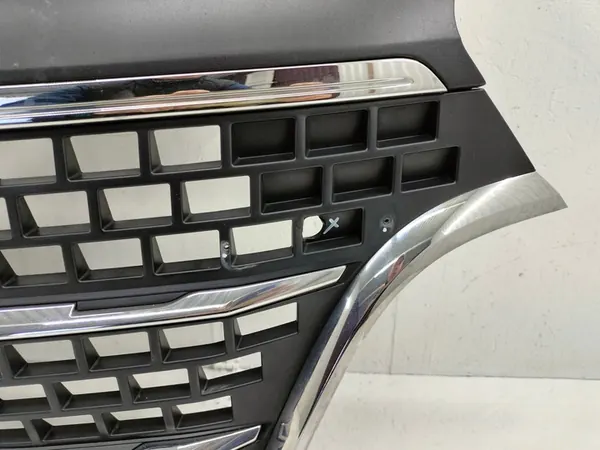 Front Grille Renault Master III Lift OEM 628959833R image 4