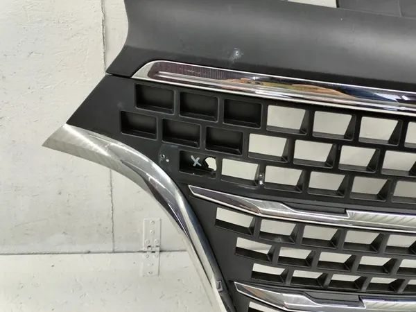 Front Grille Renault Master III Lift OEM 628959833R image 5