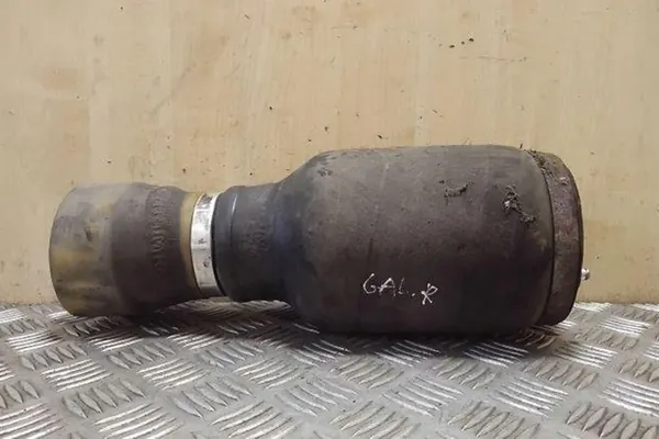 Supporto sospensione posteriore destro BMW X5 (E53) OEM 37126750356 image 2