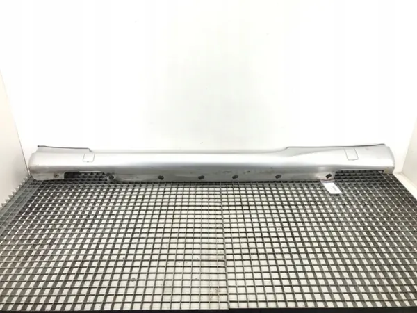 OEM A2086981054 Linker dorpelbeschermer Mercedes C208 image 2