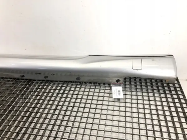OEM A2086981054 Linker dorpelbeschermer Mercedes C208 image 3