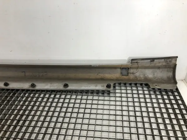 OEM A2086981054 Linker dorpelbeschermer Mercedes C208 image 8