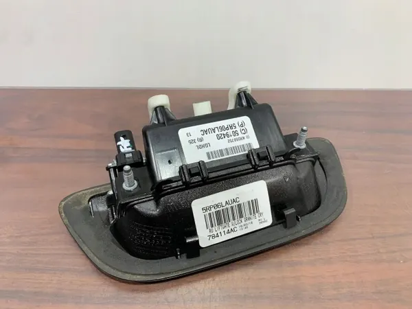 Chrysler Pacifica achterklephendel OEM 5RP06LAUAC image 10