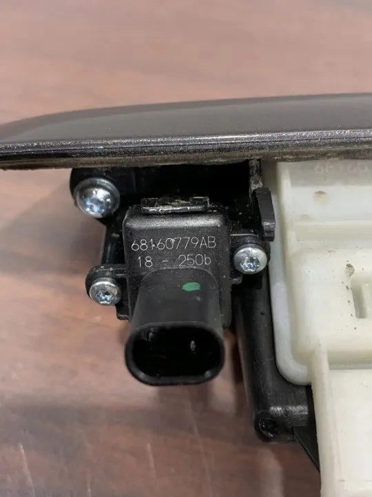 Chrysler Pacifica achterklephendel OEM 5RP06LAUAC image 5