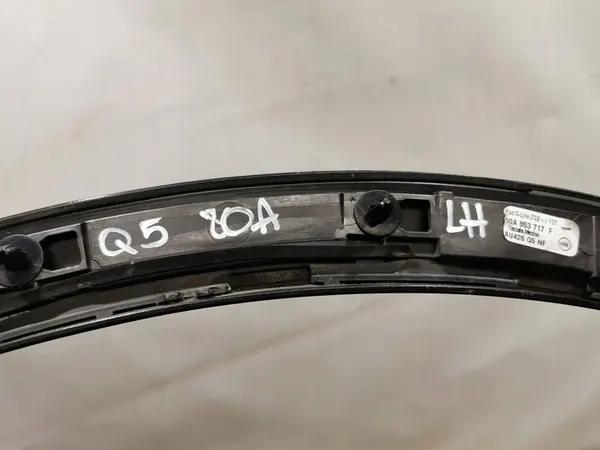 AUDI Q5 II S-LINE Etu Vasemman Lokasuojan Verhoilu 80A853717F image 10