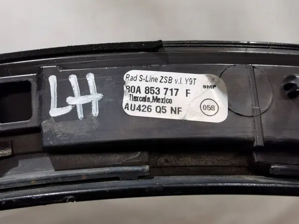 AUDI Q5 II S-LINE Etu Vasemman Lokasuojan Verhoilu 80A853717F image 9