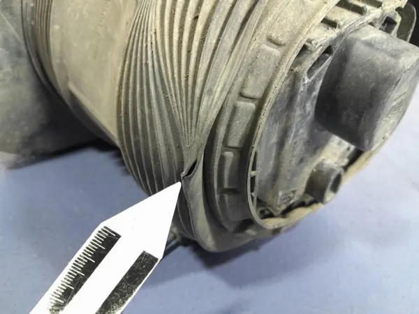 Porsche Cayenne III Ilmatyyny OEM 9Y0616001B Vasen Taka image 6