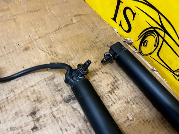 Actionneurs de hayon électrique Mercedes GLS X166 image 5