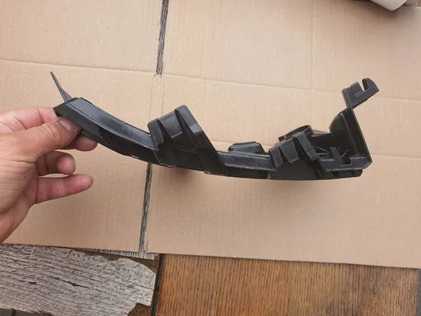 Scivolo paraurti posteriore sinistro VW Passat B8 image 4