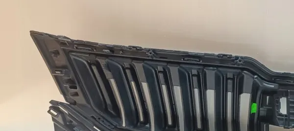 Skoda Kodiaq RS VRS 2016-19 etupuskurin ritilä OEM 565853663E image 10
