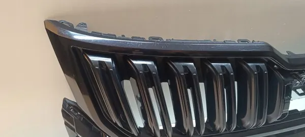 Skoda Kodiaq RS VRS 2016-19 etupuskurin ritilä OEM 565853663E image 4