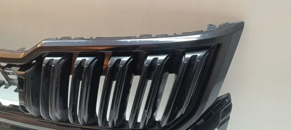 Skoda Kodiaq RS VRS 2016-19 etupuskurin ritilä OEM 565853663E image 6