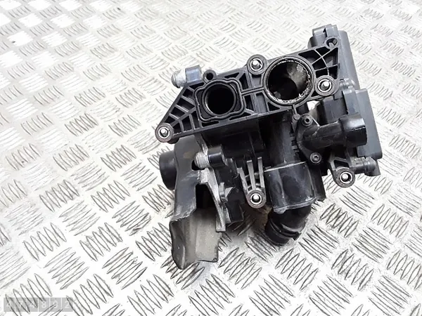 Bomba de agua de calefacción Skoda Octavia 2017 2000tsi 06l121012h image 5