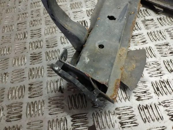 Renault Clio IV Subchasis Delantero OEM AMD90646 image 5