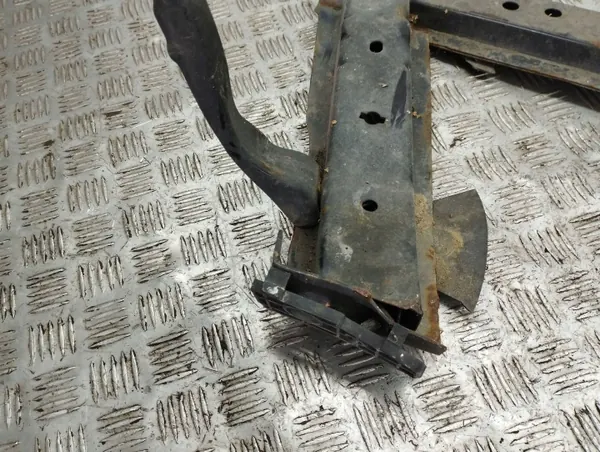 Renault Clio IV Subchasis Delantero OEM AMD90646 image 6
